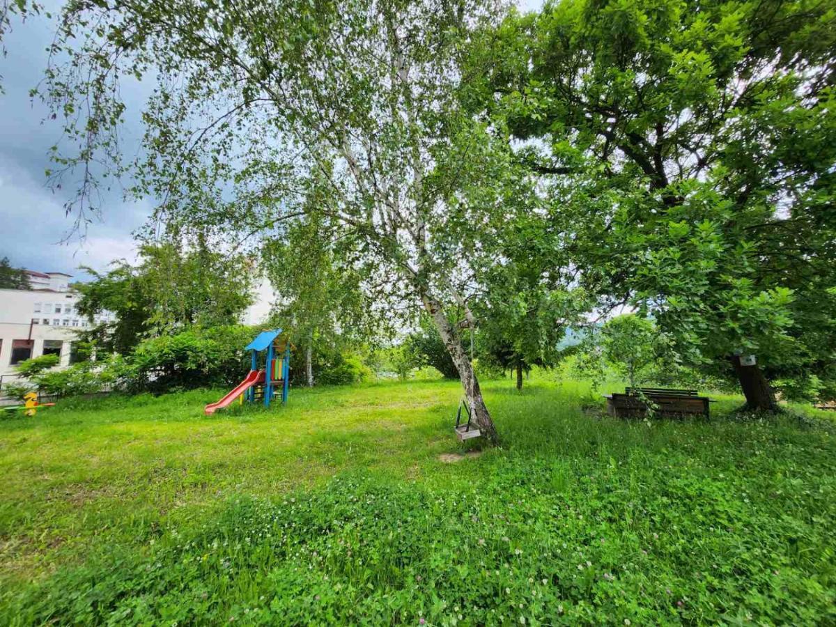 Апартамент Панорамна Гледка Tryavna Ngoại thất bức ảnh