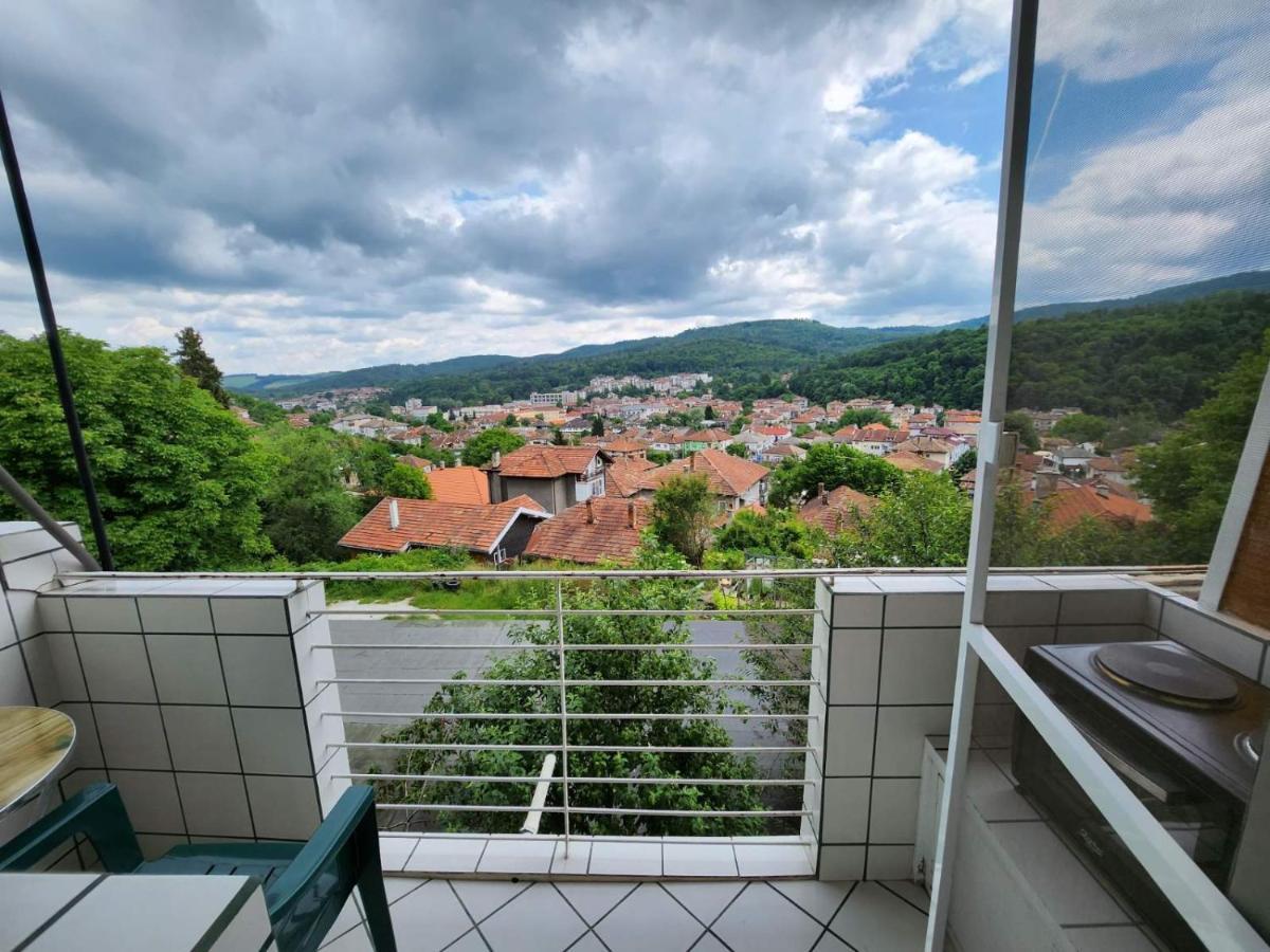 Апартамент Панорамна Гледка Tryavna Ngoại thất bức ảnh