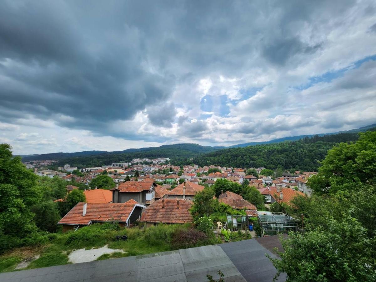Апартамент Панорамна Гледка Tryavna Ngoại thất bức ảnh